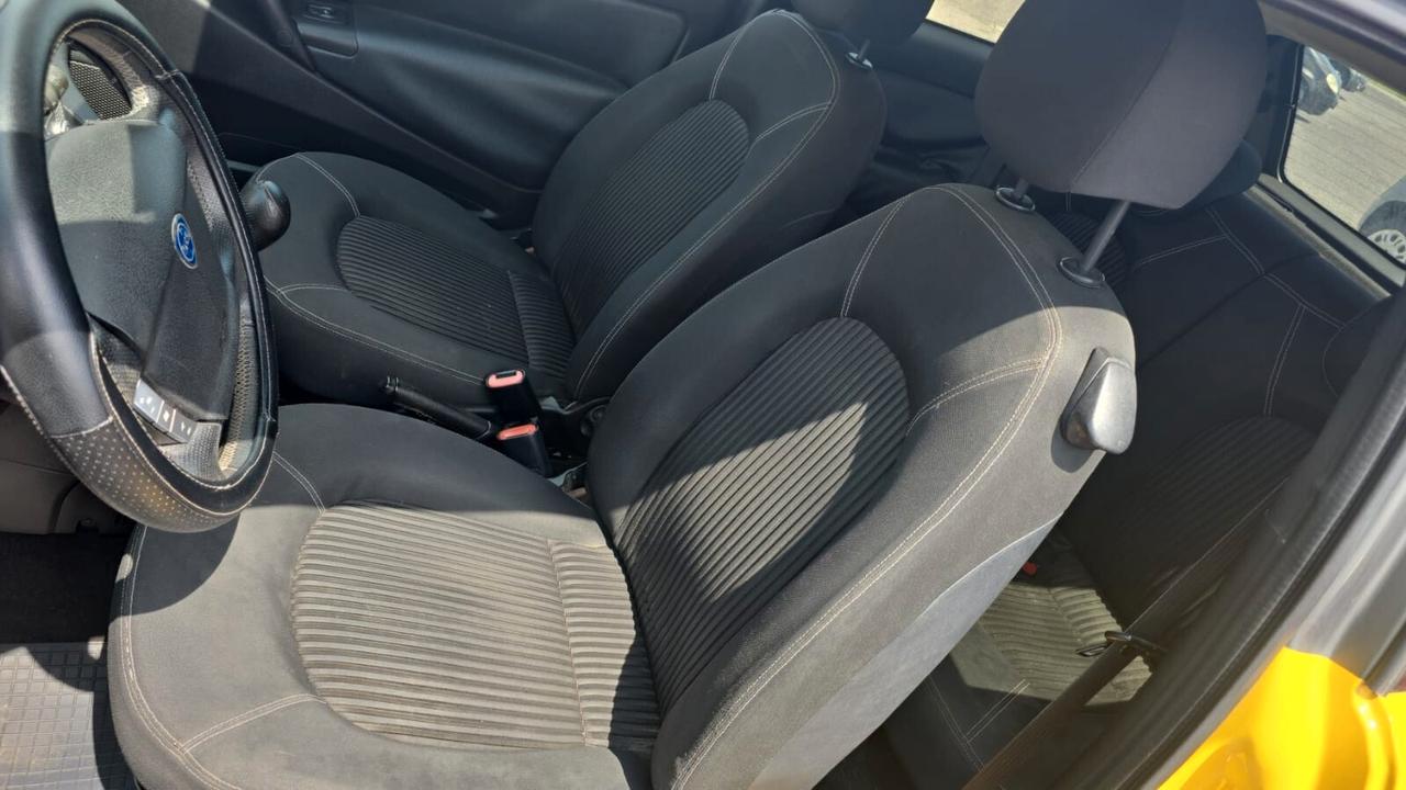 Lancia Ypsilon 1.3 MJT 105 CV Sport MomoDesign