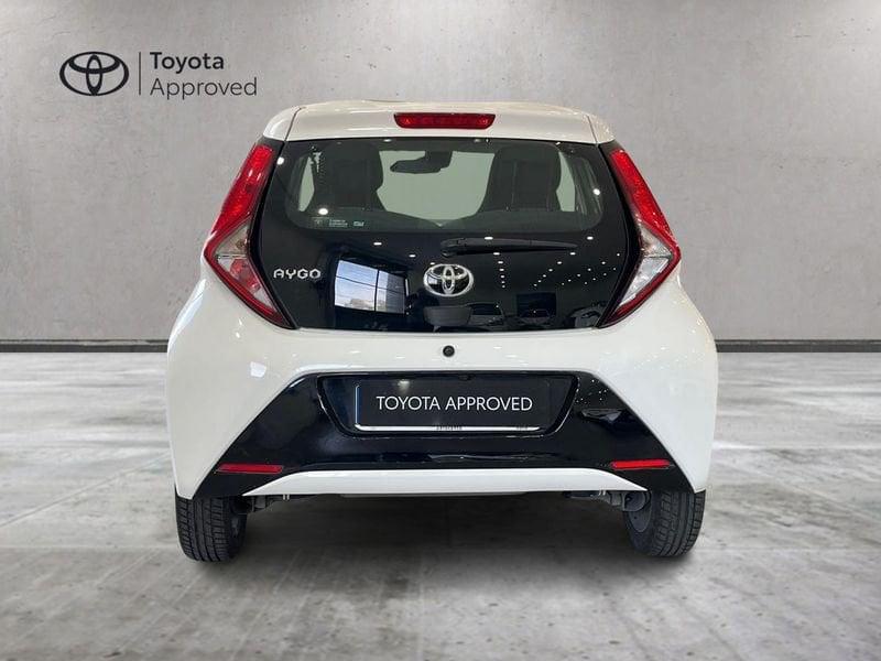 Toyota Aygo Aygo 5p 1.0 x-play m-mt 72cv