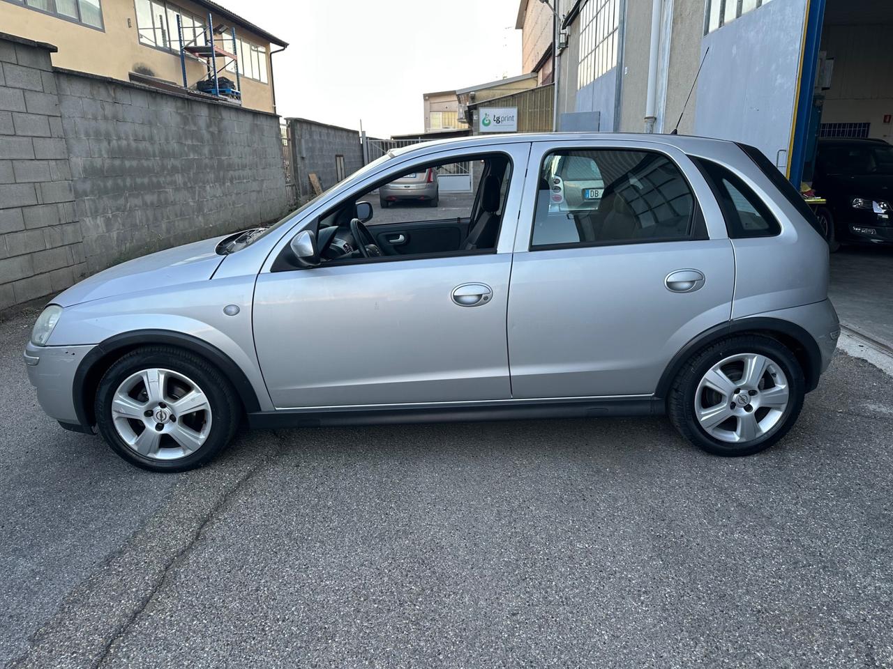 OPEL CORSA 1,2 BENZINA 60 MILA KM