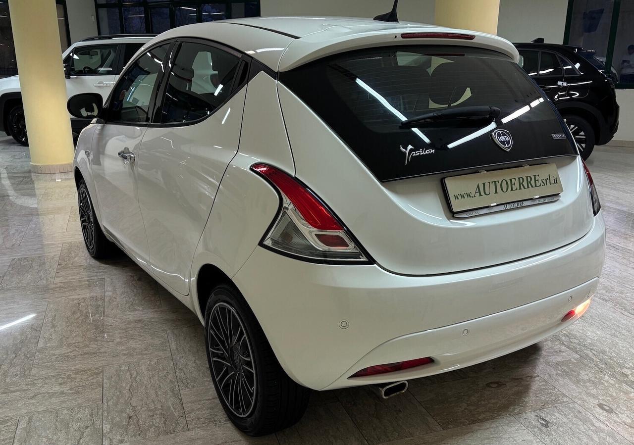 Lancia Ypsilon 1.0 FIREFLY 70CV S&S HYBRID GOLD