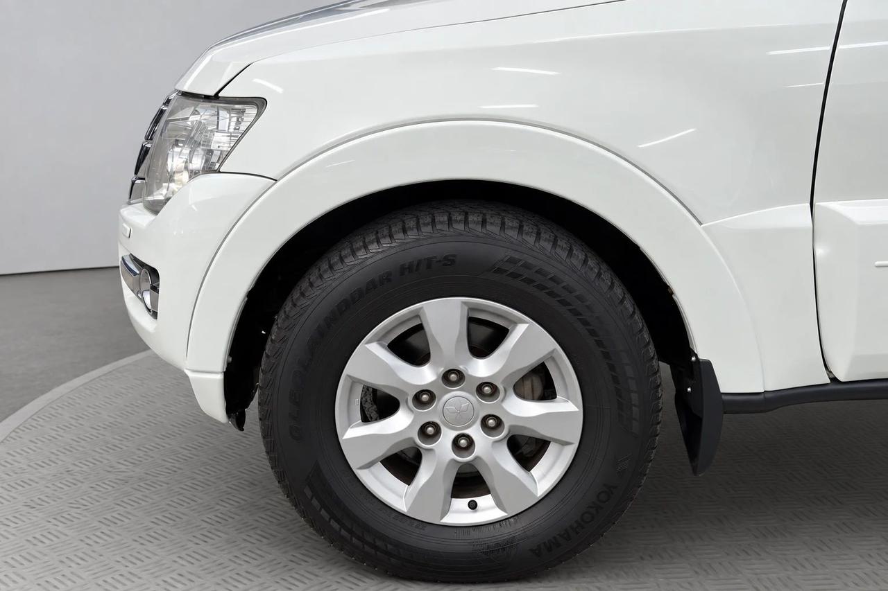 Mitsubishi Pajero 3.2 5p. 7 POSTI - GANCIO