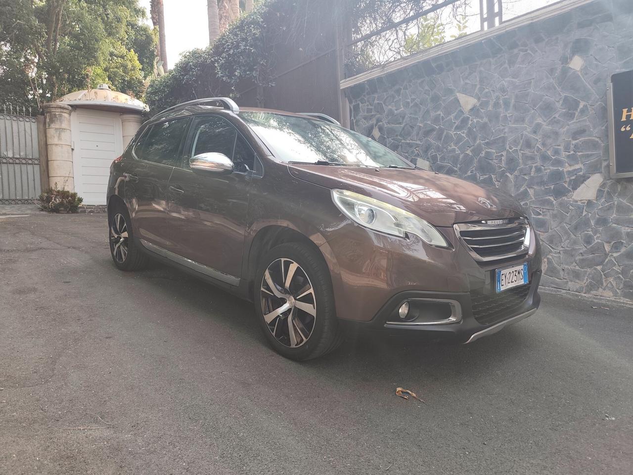 Peugeot 2008 1.6 e-HDi 92 CV Allure leggi