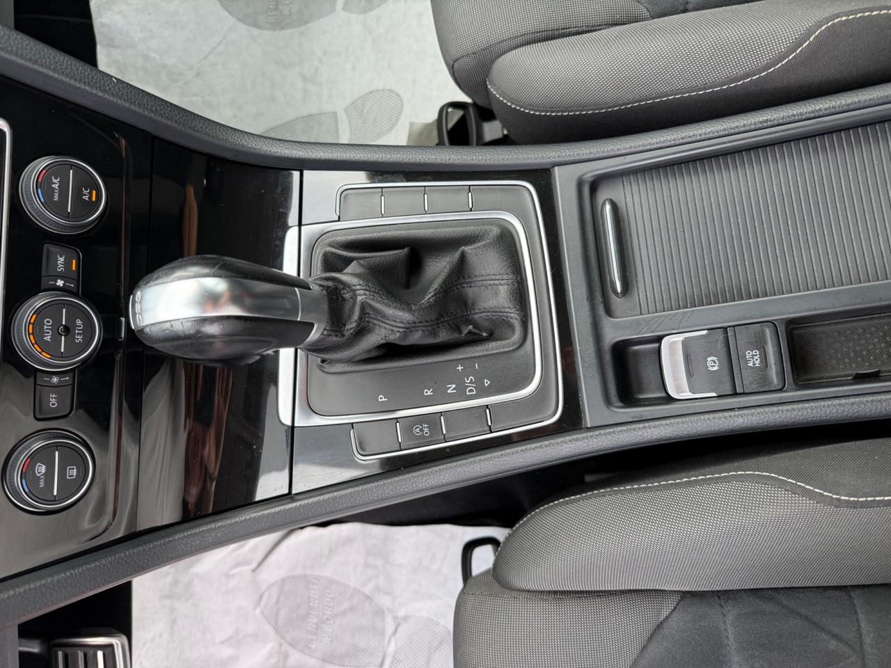 Volkswagen Golf 1.6 TDI DSG 5p. Highline