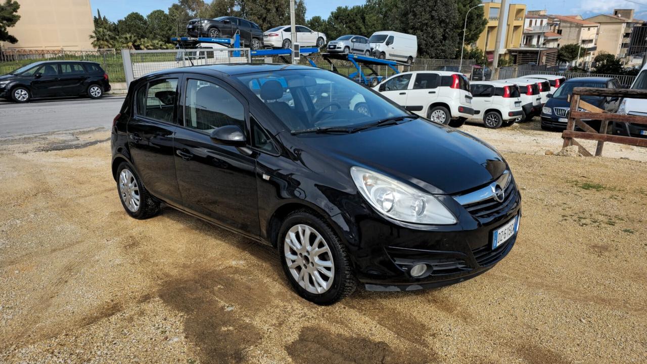 OPEL CORSA 1.2 80 CV BENZINA GPL 2010 CLUB E4 ADATTA PER NEO PATENTATI