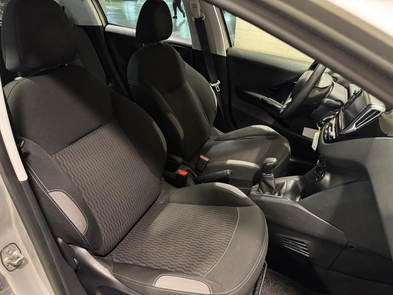 Peugeot 208 1.2 Benzina (leggermente grandinata)
