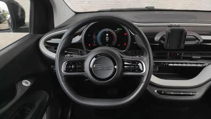 Fiat 500e Berlina 23.8 kWh Action