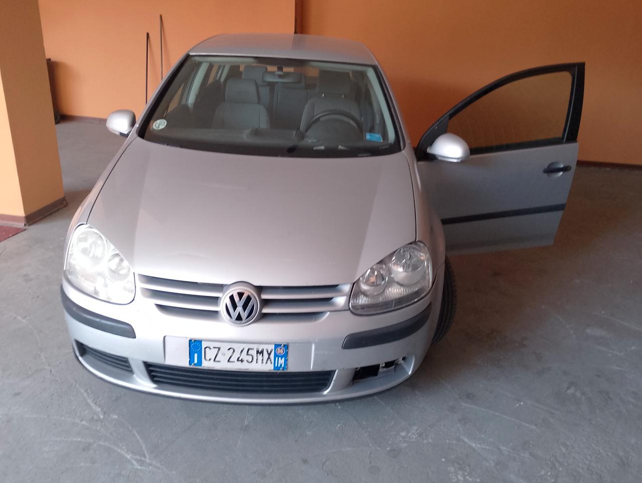 Volkswagen Golf 1.6 16V FSI 5p. Comfortline