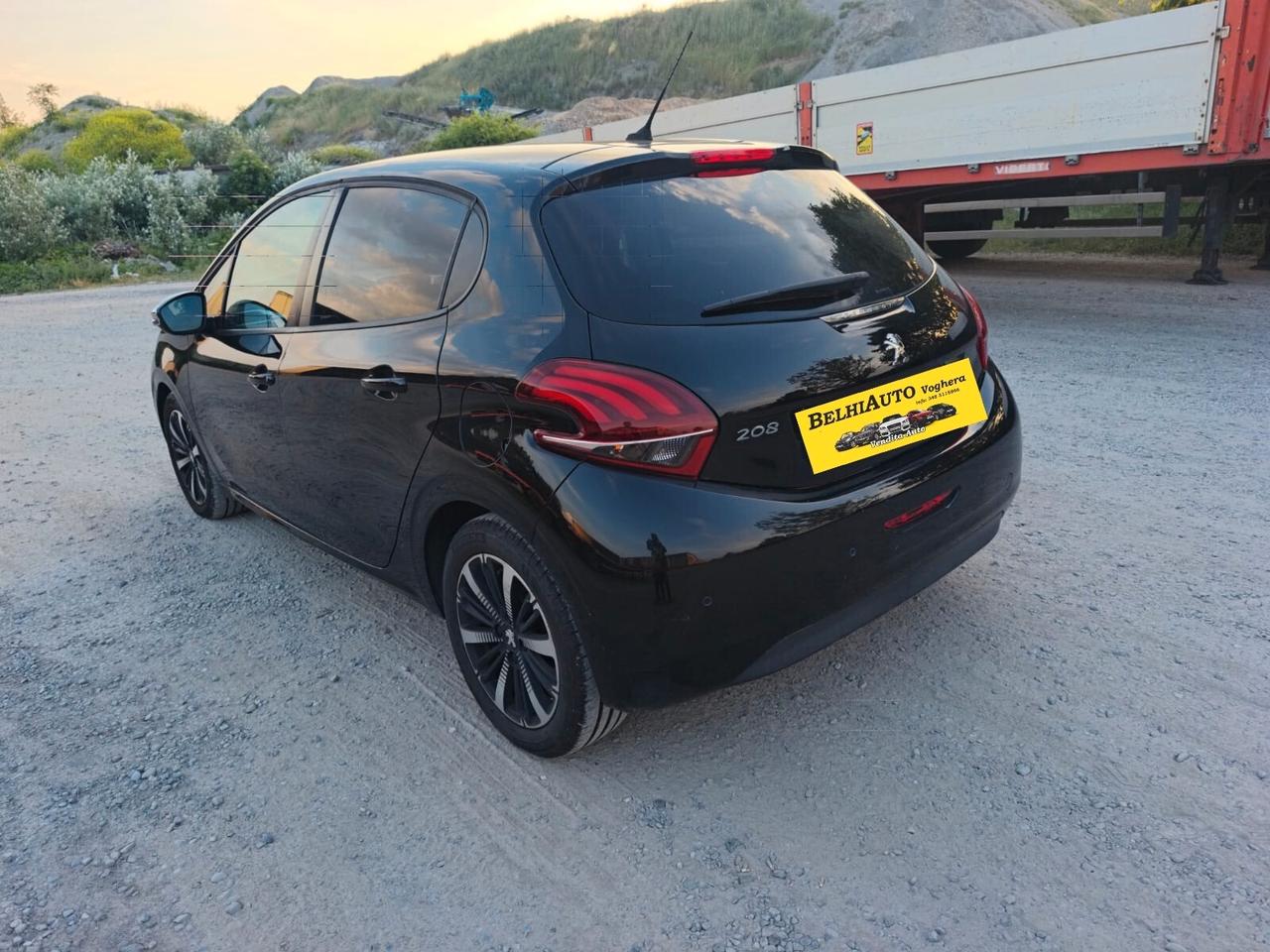 Peugeot 208 2019----1.2 Benzina Neopatentati