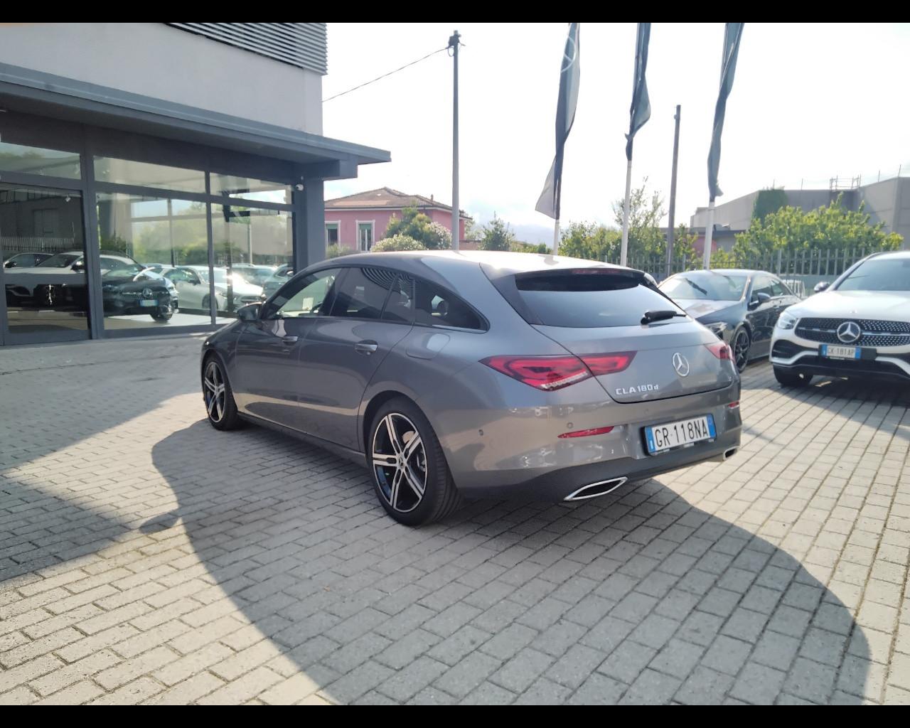 Mercedes-Benz CLA Sh.Brake - X118 - CLA Shooting Brake 180 d Sport auto