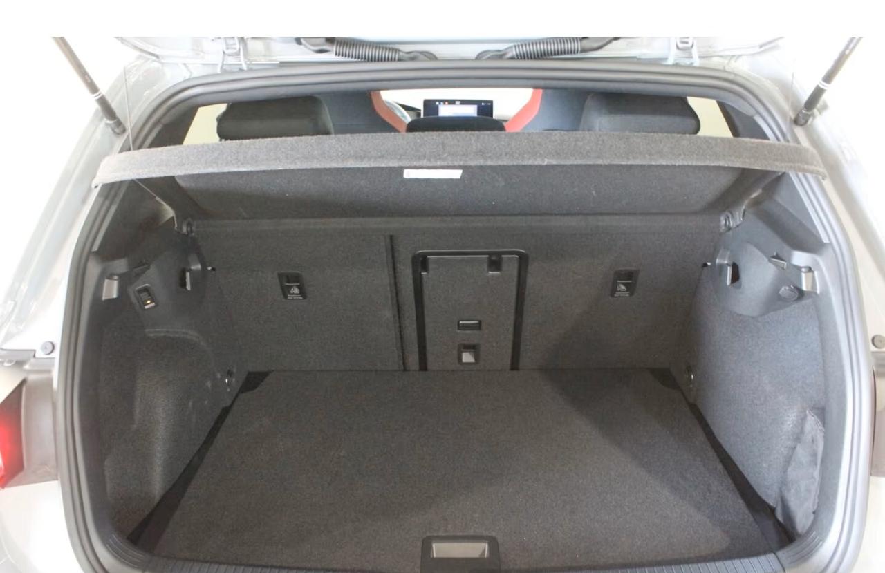 Volkswagen Golf GTI 2.0 TSI DSG 8.5 Black Style 19 AHK TETTO