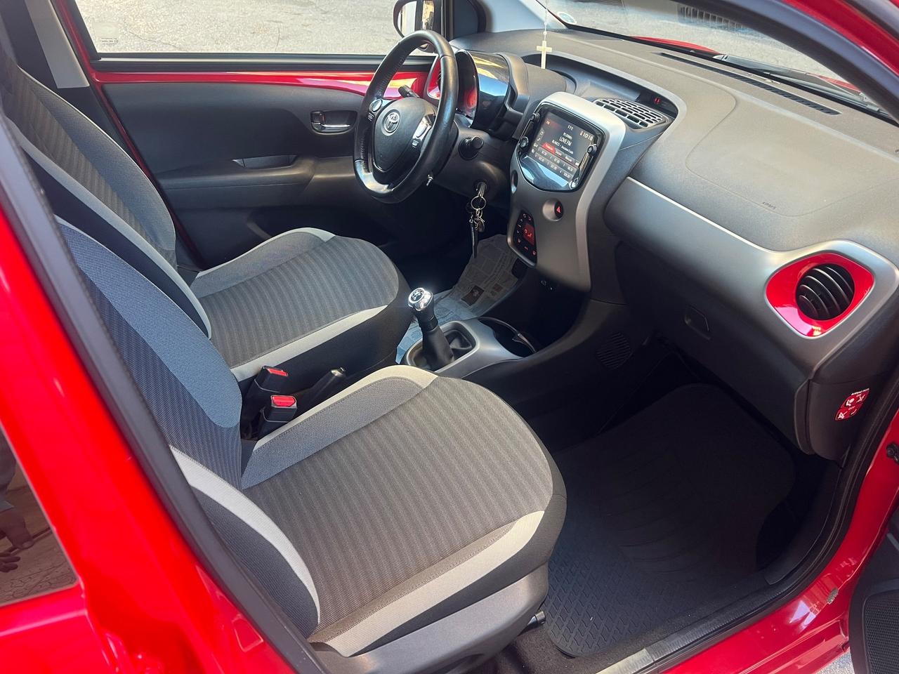 Toyota Aygo 1.0 VVT-i 72 CV 5 porte x-clusiv