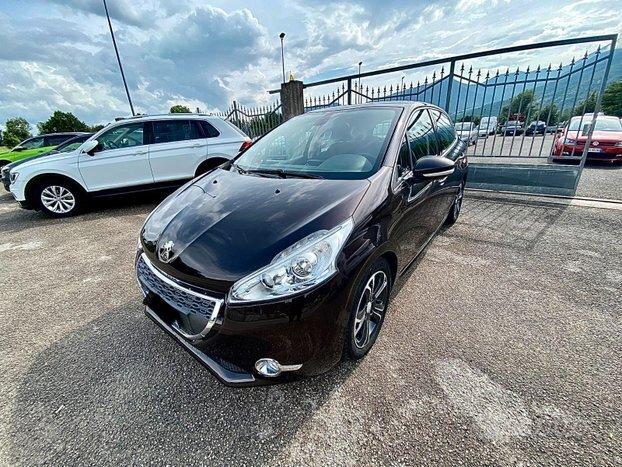 Peugeot 208 1.6 Hdi Allure 5 Porte Navi