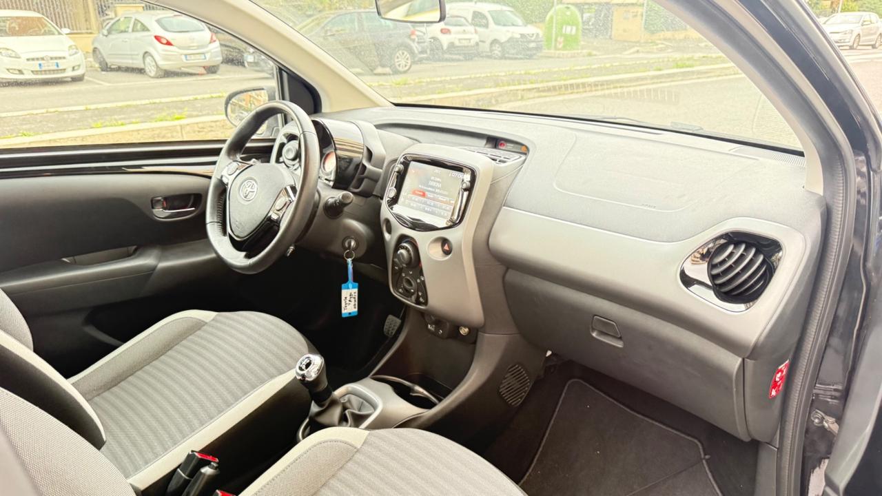 Toyota Aygo Connect 1.0 VVT-i 72 CV 5 porte x-play LED NAVI KAMERA PDC BLUETOOTH CERCHI 16