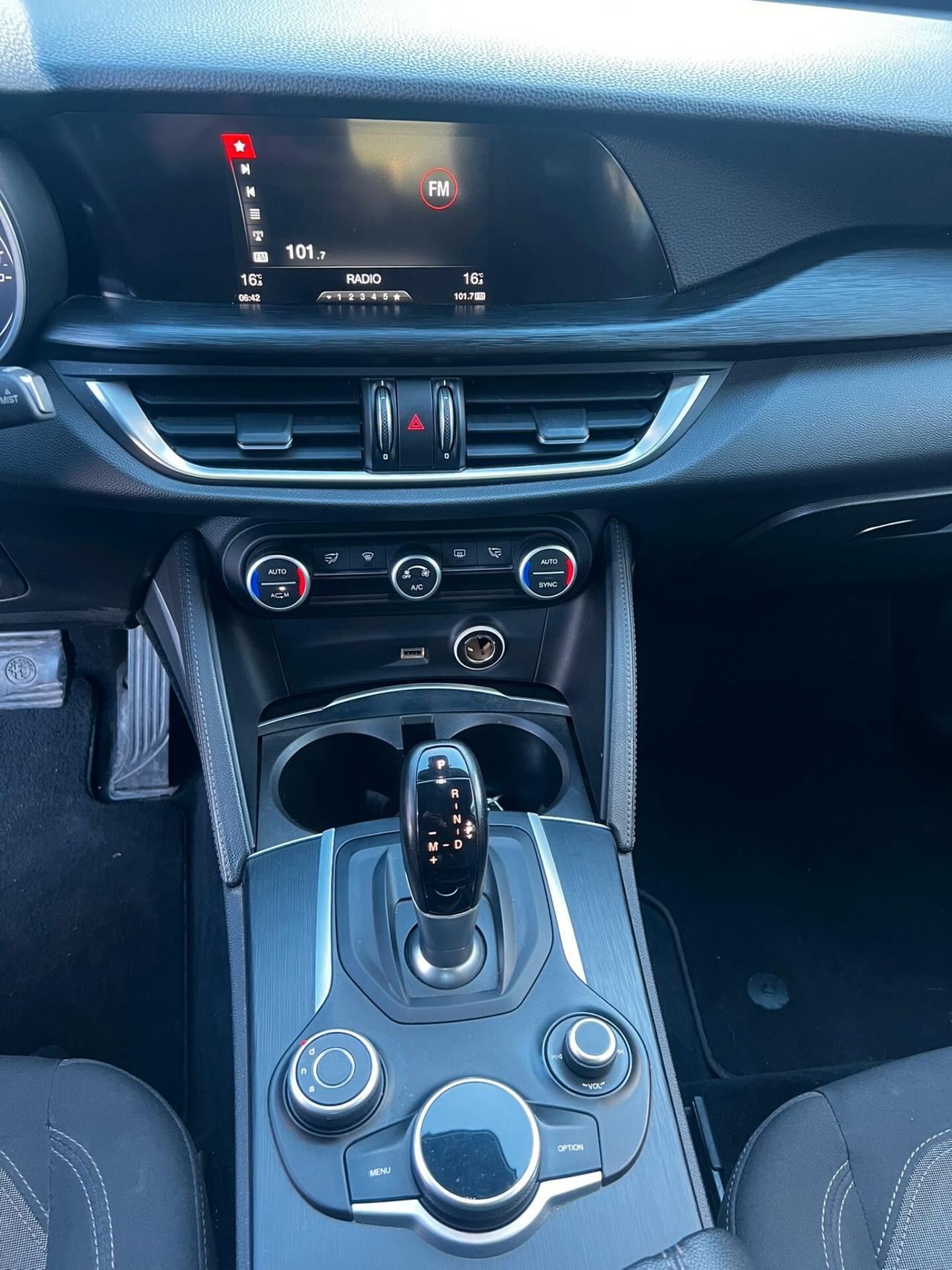Alfa Romeo Stelvio 2.2 Turbodiesel 180 CV AT8 Q4 Business