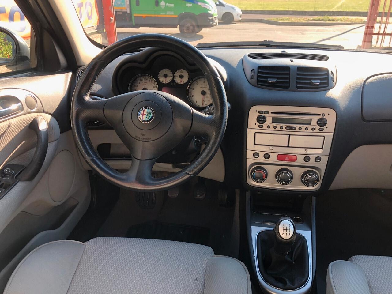 Alfa Romeo 147 1.6 16V TS (105) 5 porte black line