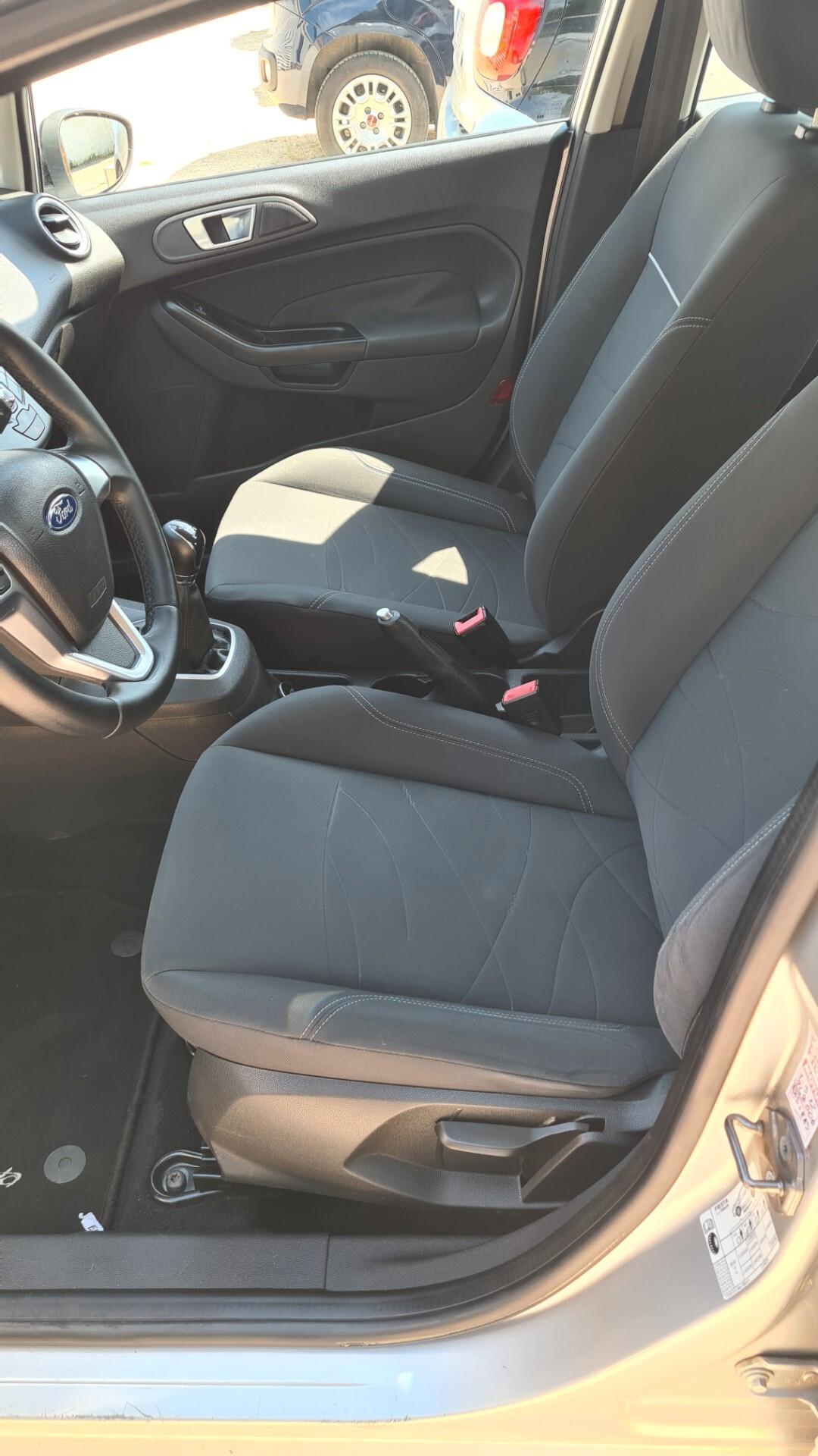 Ford Fiesta 1.4 TDCi 70CV 5 porte Titanium