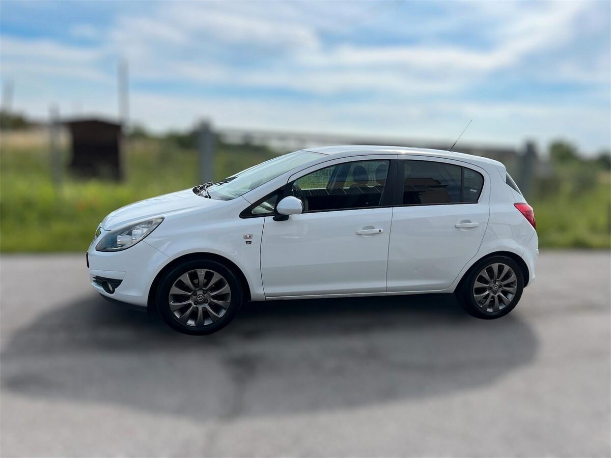 Opel Corsa 1.3 CDTI 75CV ecoFLEX 5 porte Club X NEOPATENTATI