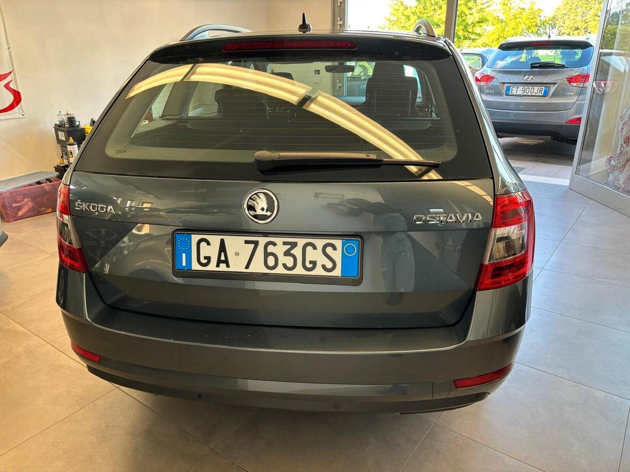 Skoda Octavia 1.6 TDI 115 CV Wagon Executive anno 2020!