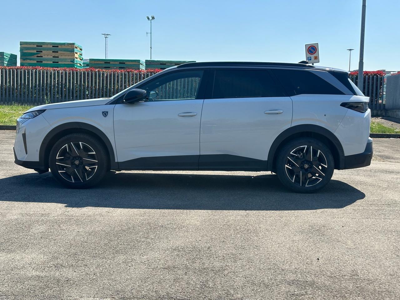 Peugeot 5008 Hybrid 136 e-DCS6 GT