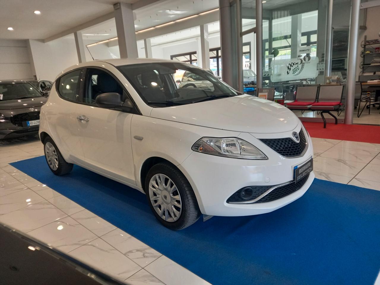 Lancia Ypsilon 1.2 69 CV 5 porte Silver