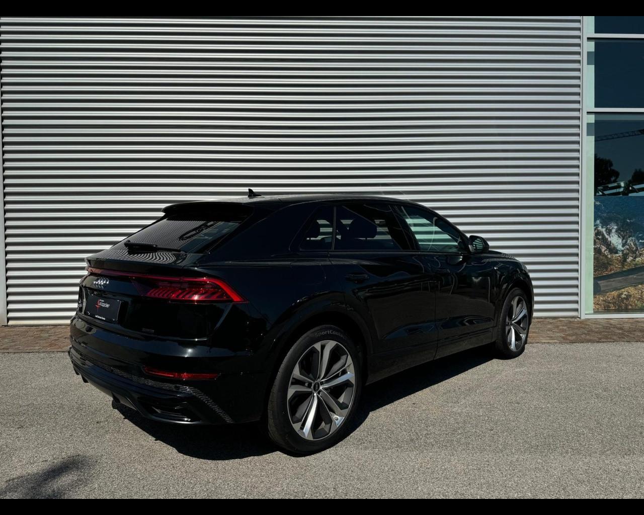 AUDI Q8 55 TFSIe QUATTRO TIPTRONIC S-LINE