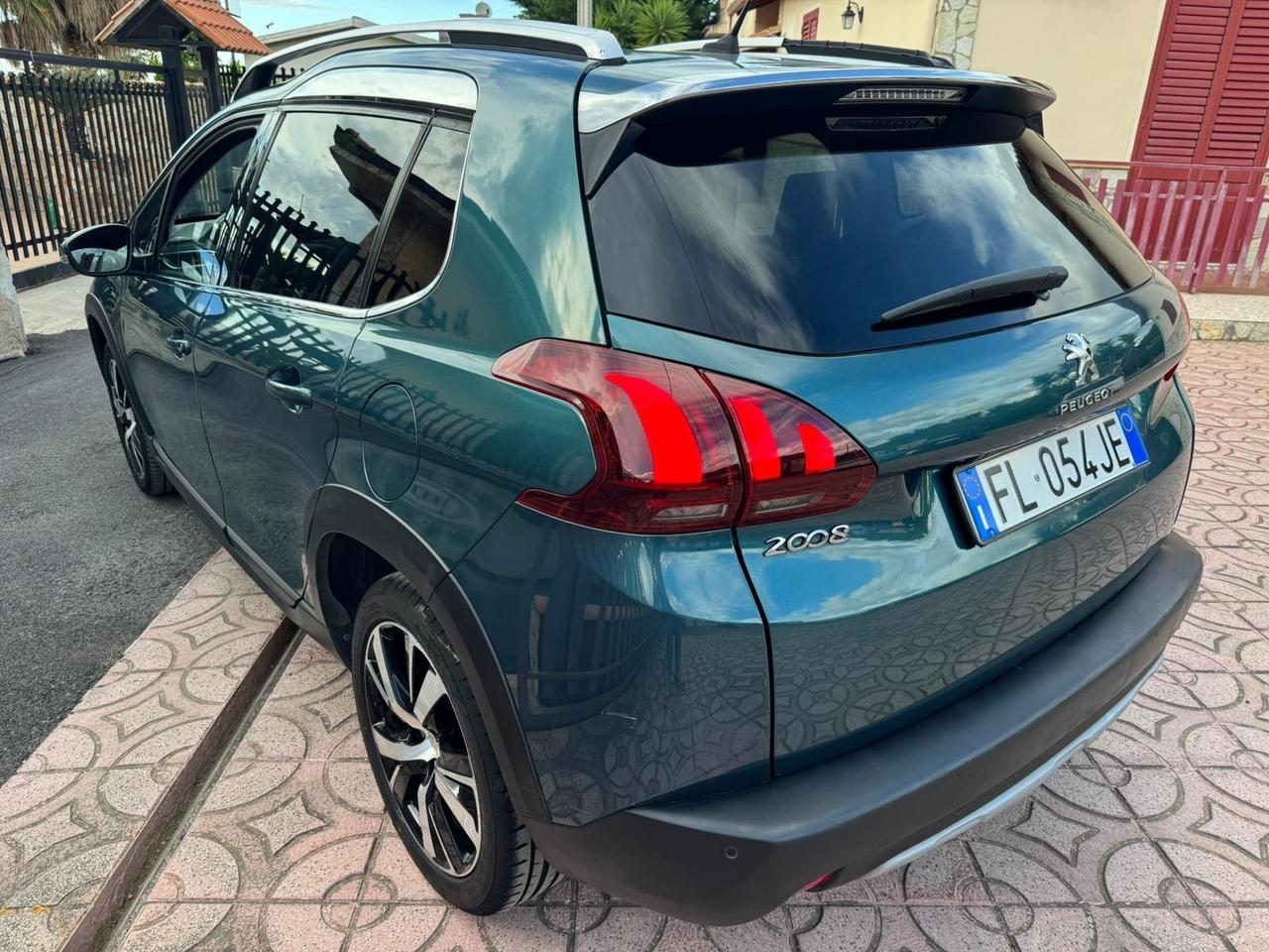 Peugeot 2008 BlueHDi 100 Allure