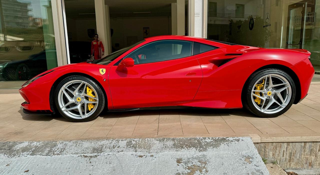 Ferrari F8 F8 Tributo
