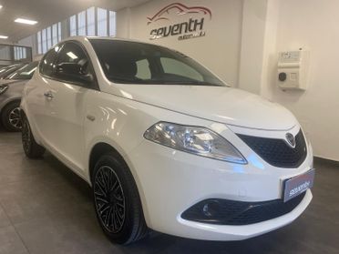 Lancia Ypsilon 1.0 FireFly 5 porte S&S Hybrid Ecochic Silver