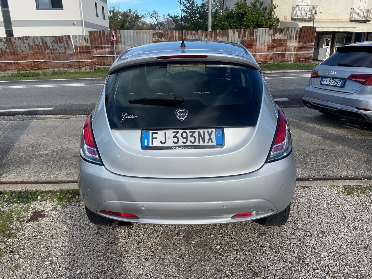 Lancia Ypsilon 1.2 69 CV 5 porte Gold