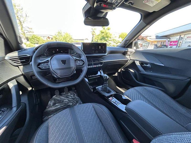 Peugeot 2008 PureTech 100 Allure NAVI + KEYLESS + CAMERA 360°