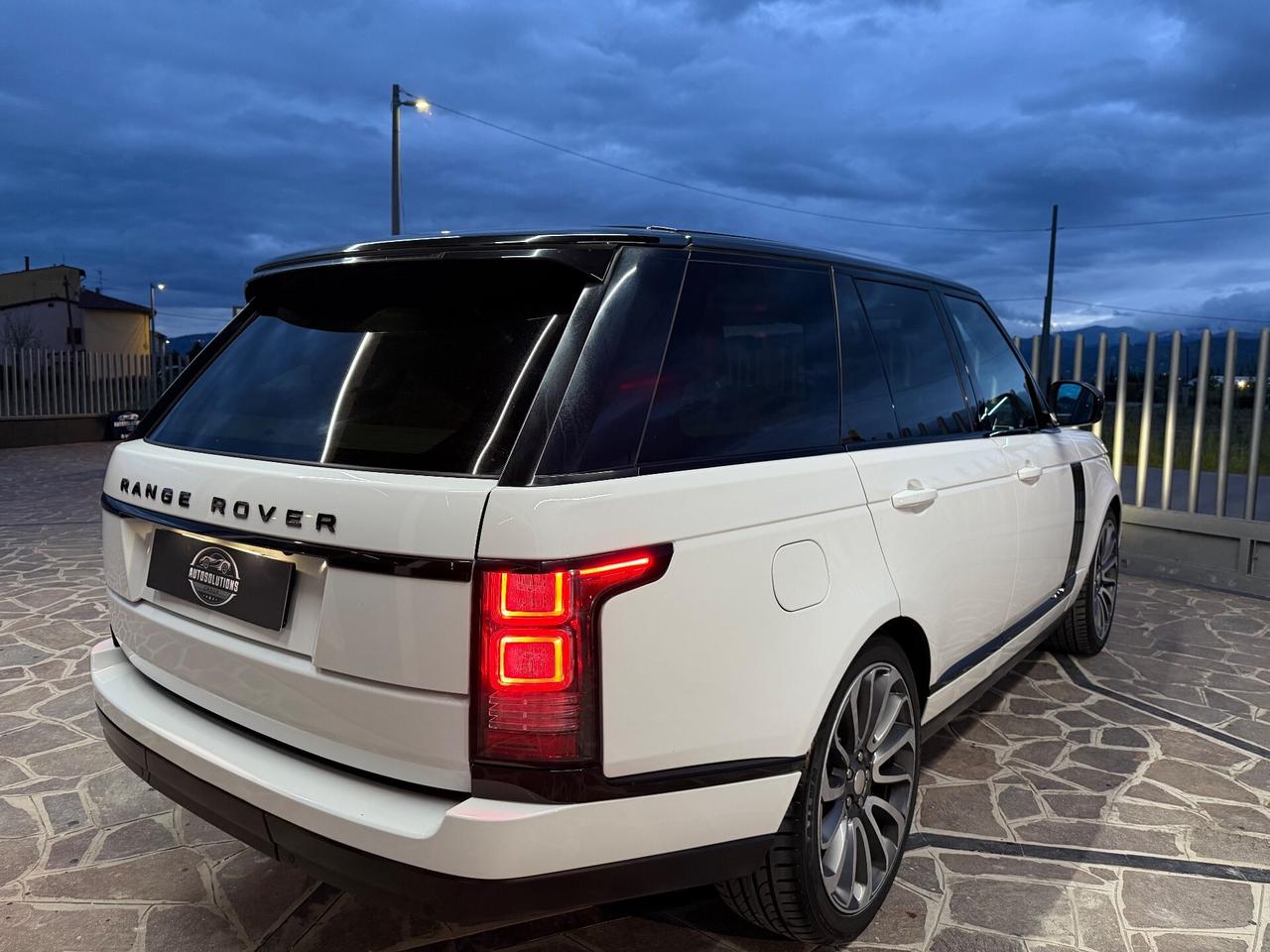 Land Rover Range Rover Vogue 3.0TDV6 black edition