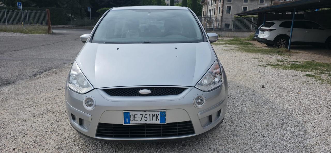 Ford S-Max 2.0 TDCi 140CV Titanium 7 posti