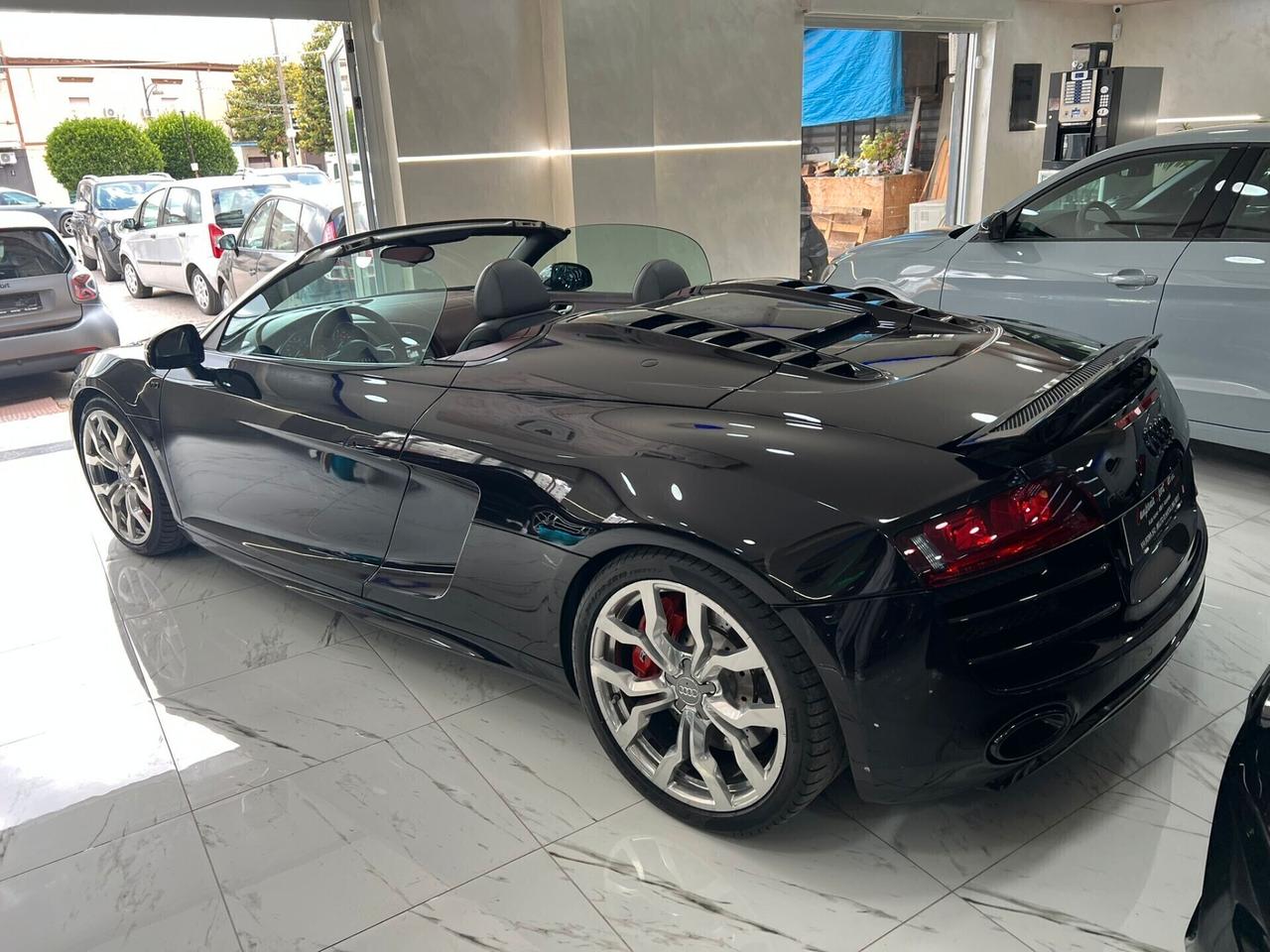NUOVA AUDI R8 5.2 V10 FSI 525CV QUATTRO R-TRONIC CABRIO IDENTITY BLACK