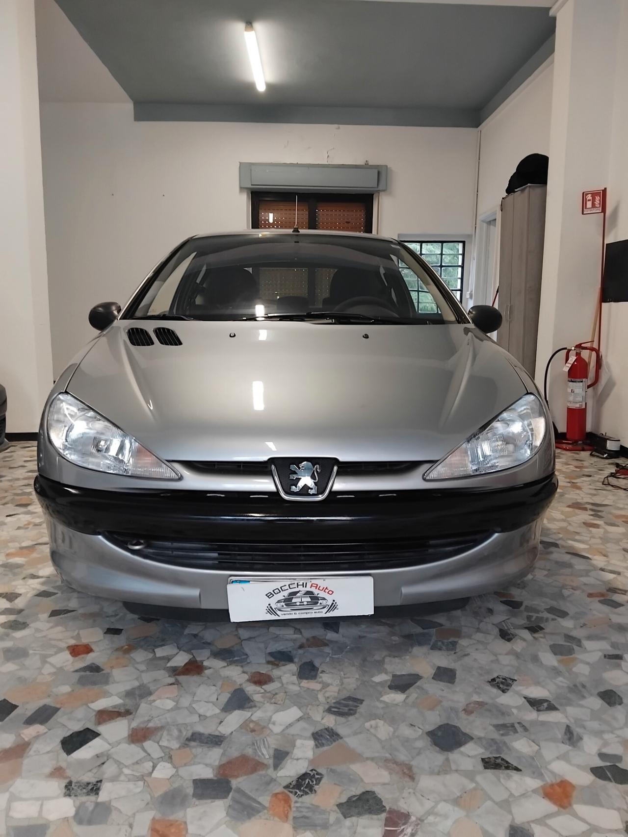 Peugeot 206 1.1 3p. XR