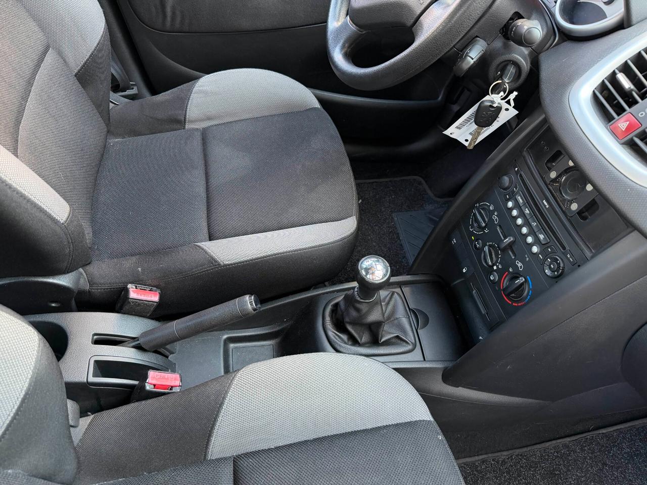 Peugeot 207 1.4 VTi 95CV 5p. NEOPATENTATI