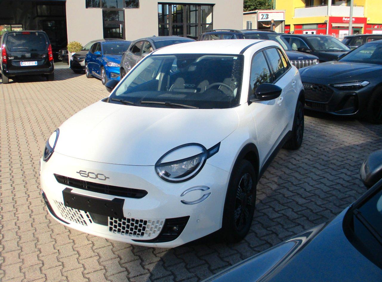 Fiat 600 1.2 hybrid Icon 145cv auto CarPlay/Navi/Camera