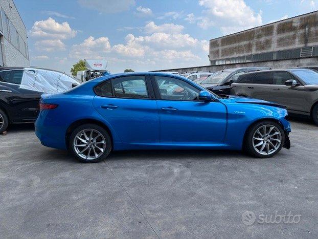 Alfa Romeo Giulia 2.2 Turbodiesel 210 CV AT8 AWD Q