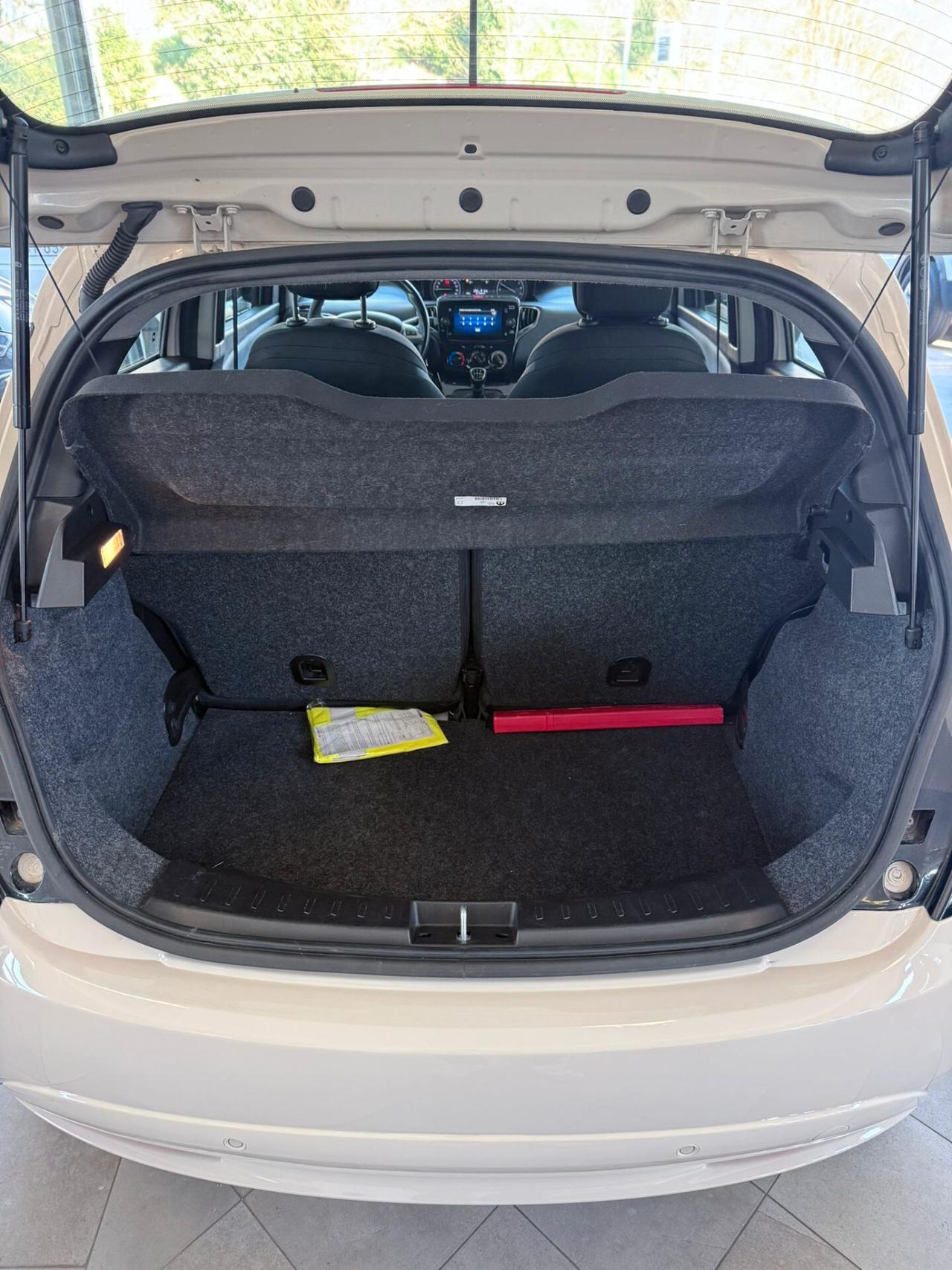 Lancia Ypsilon 1.0 FireFly 5 porte S&S Hybrid Ecochic Gold