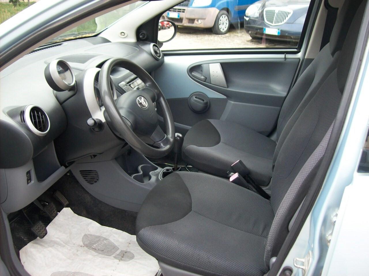 Toyota Aygo 1.0 12V VVT-i 5 porte Sol