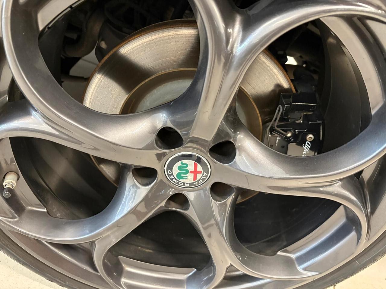 Alfa Romeo Giulia VELOCE 2.2 Turbodiesel AT8 AWD Q4