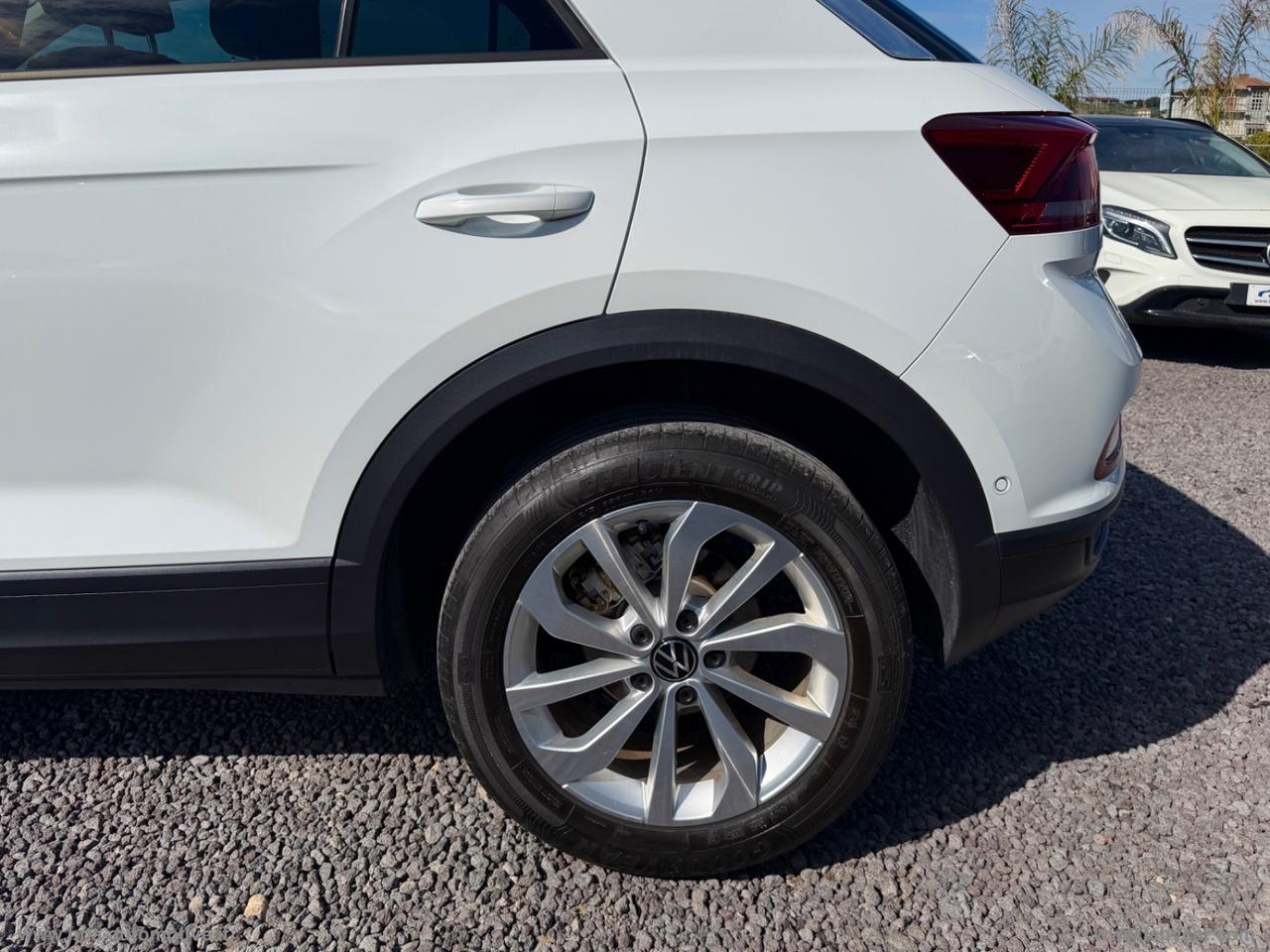 VOLKSWAGEN T-Roc 2.0TDI LED CARPLAY PARK ASSIST ACC