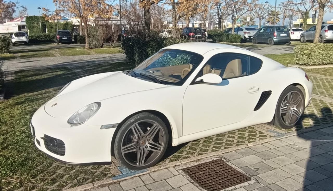 Porsche Cayman 2.7