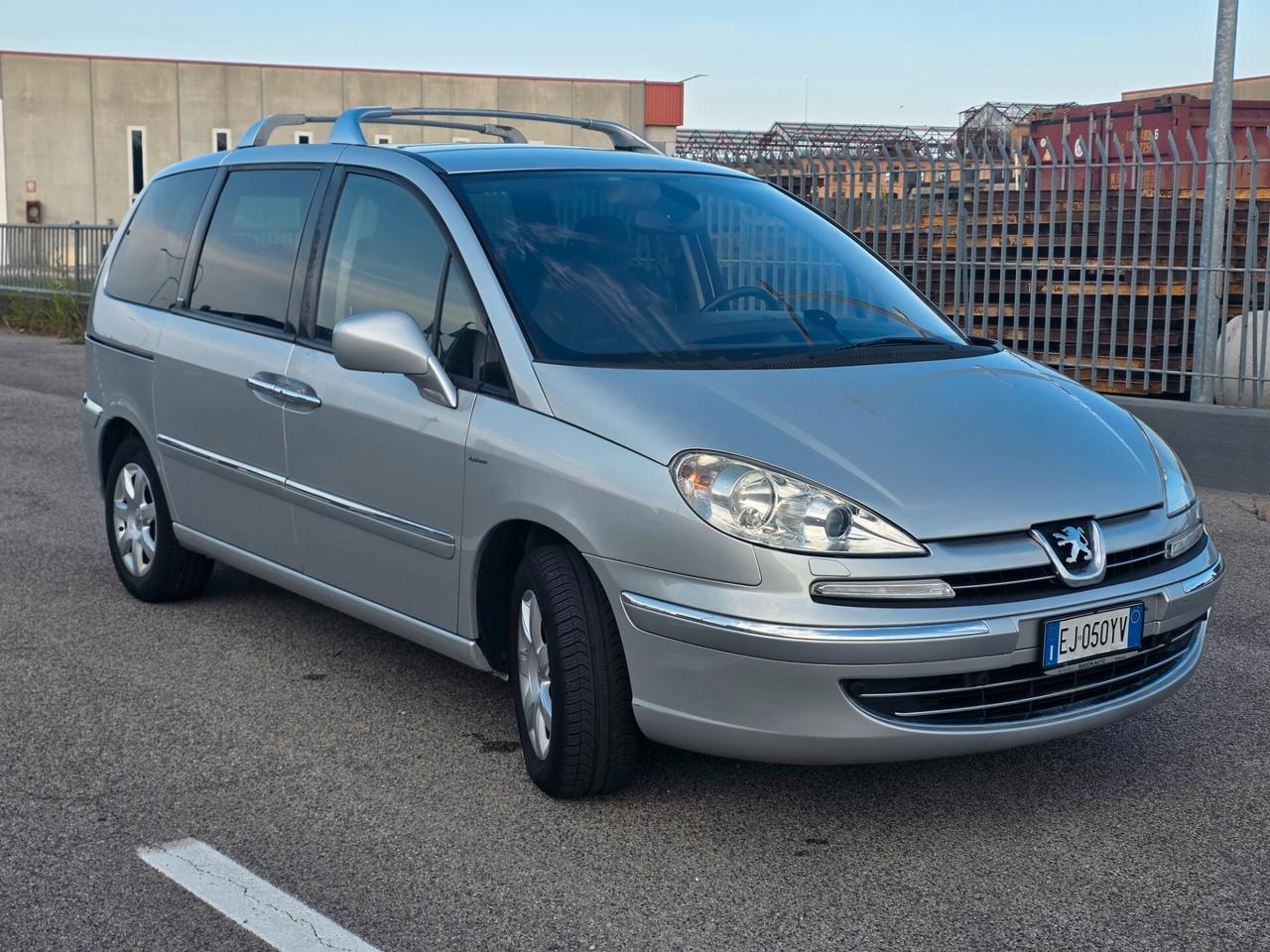 Peugeot 807 2.0 hdi 163cv con Gancio traino