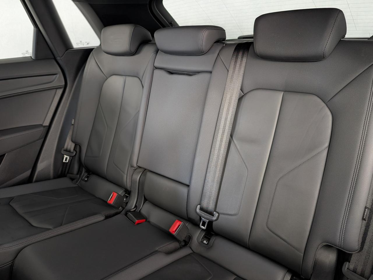 Audi Q3 35 TDI S-tronic Business Advanced