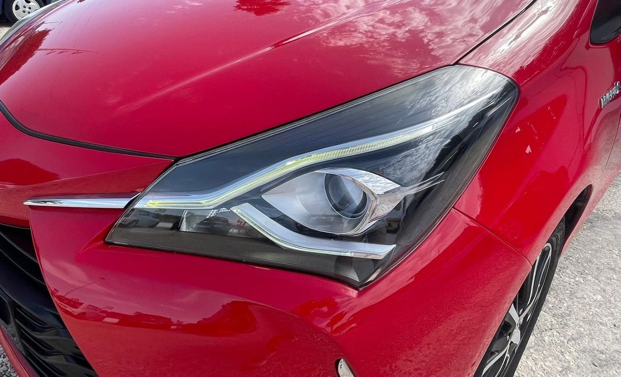 Toyota Yaris Trend Red Edition 1.5h Hybrid 73cv