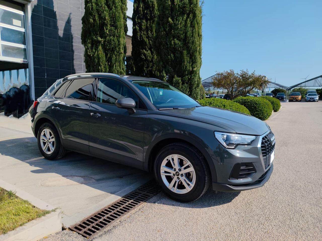 Audi Q3 35 TDI quattro S tronic Business