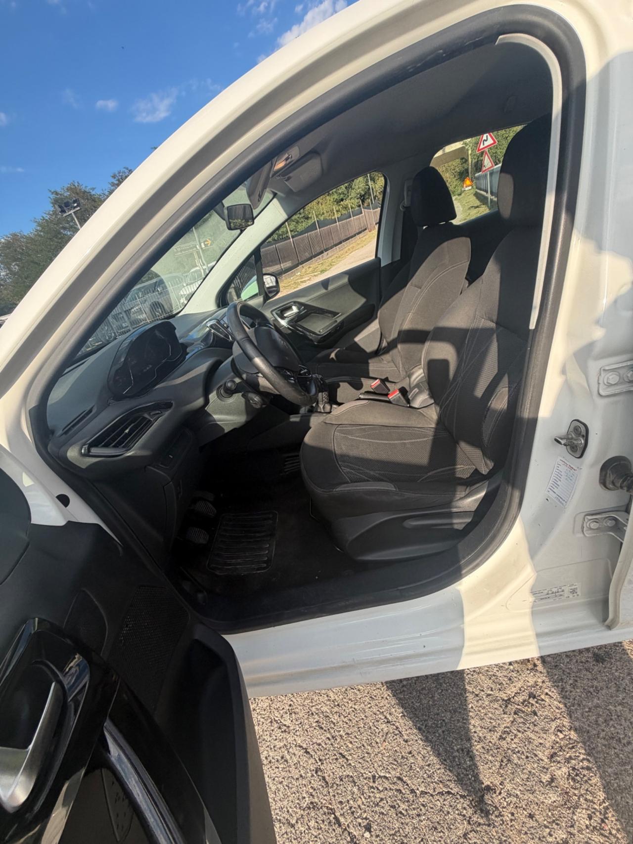 Peugeot 208 1.4 HDi 68 CV 5 porte Access