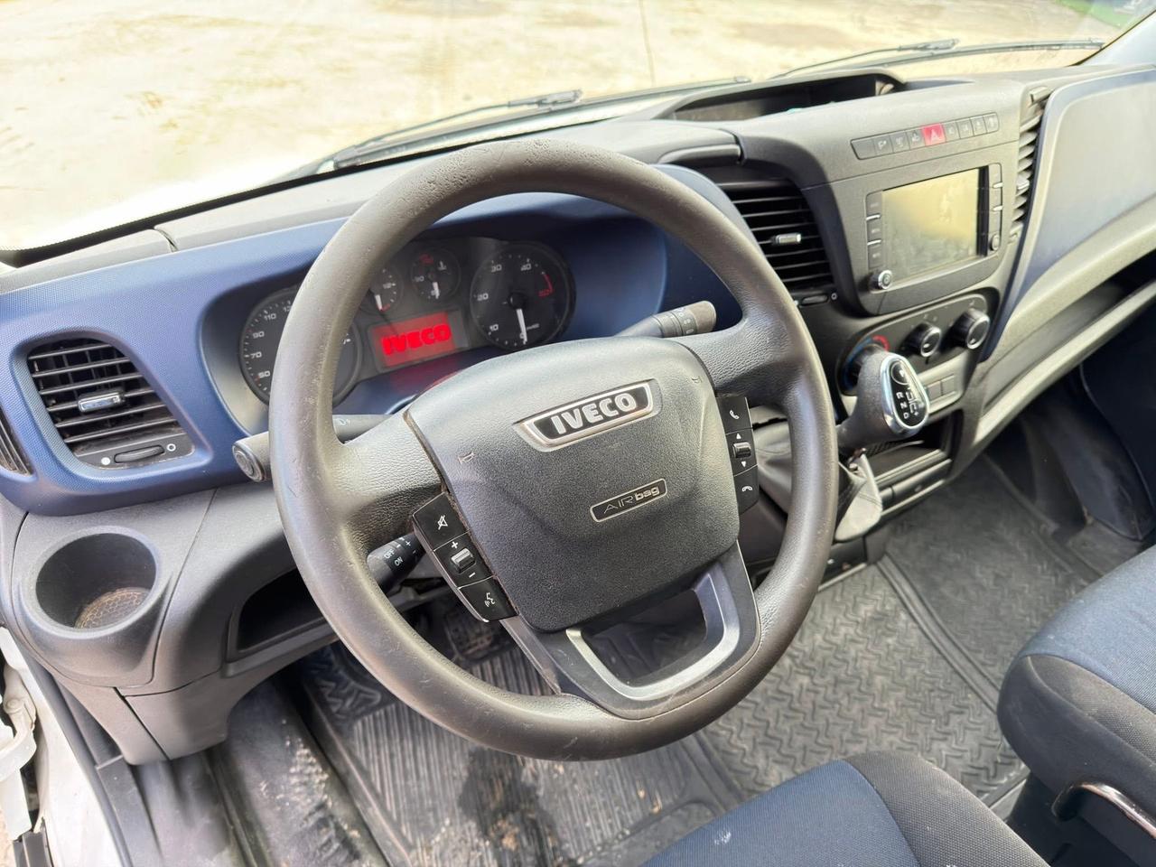 Autocarro IVECO DAILY 35-180 IVA INCLUSA