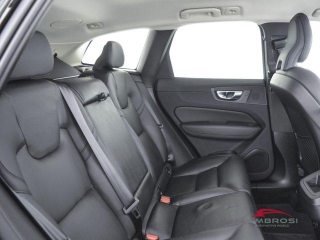 VOLVO XC60 B4 automatico Plus Dark