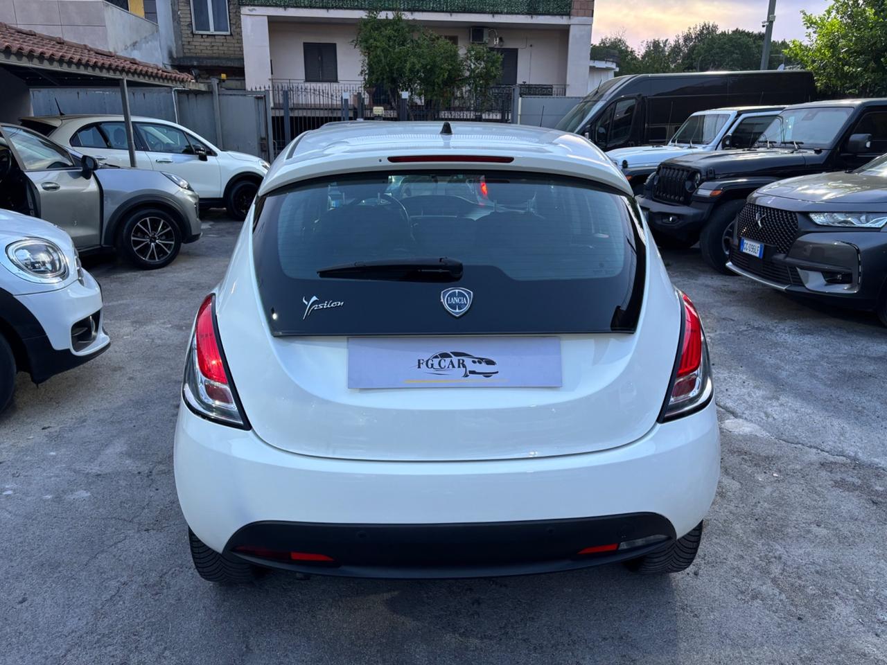 Lancia Ypsilon 1.2 69 CV 5 porte S&S Silver